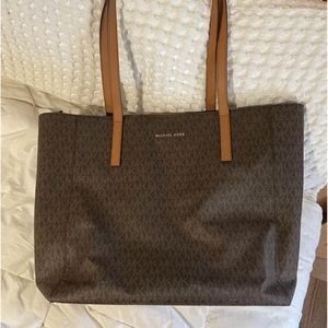 Michael Kors Large Saffiano Tote